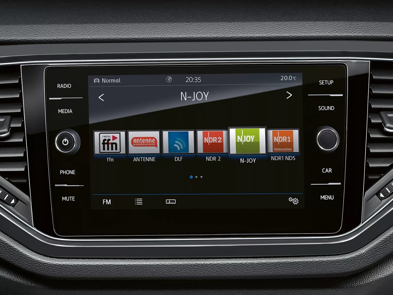 Touchscreen infotainment system