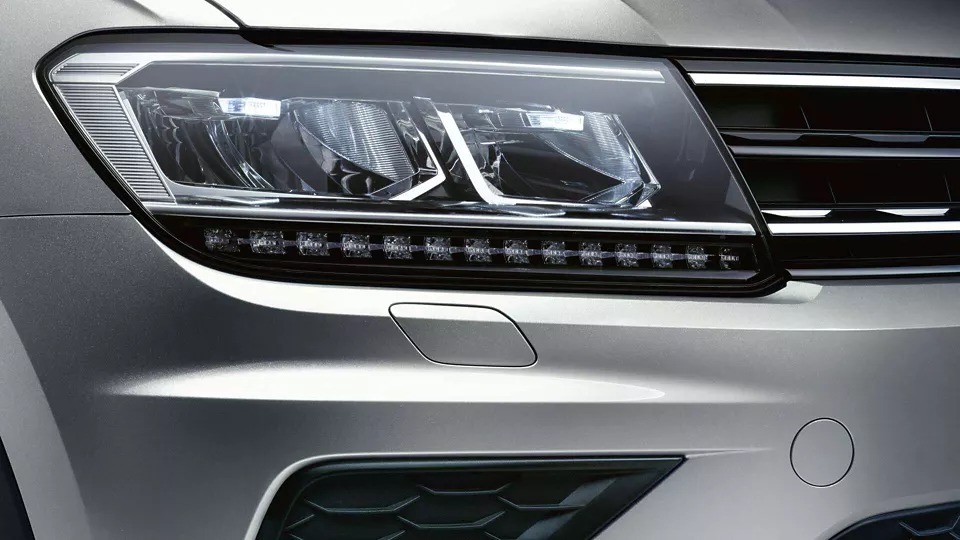 LED Headlamps with DRLL