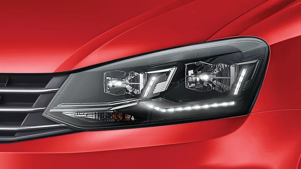 LED headlamps with daytime running lights