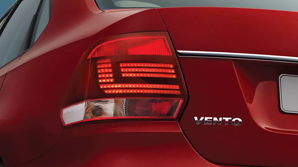 3D effect smoked tail lamps